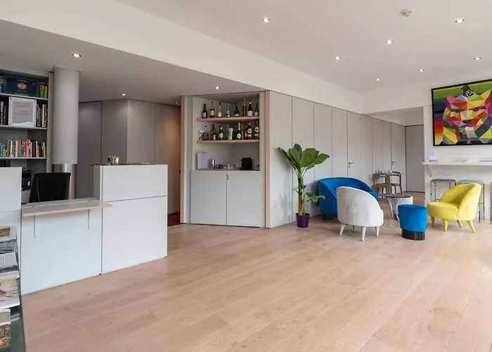 Makom Pereire Parijs